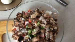 Салат с рыбной консервой и крабовыми палочками