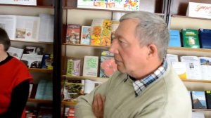 Осмотр пчелиного улья на семинаре