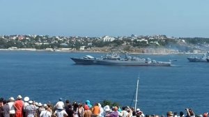 Севастополь.парад кораблей в день ВМФ (что то тут пошло не так)