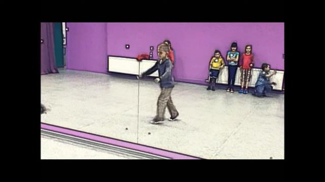 KiRiLL iN DA HOUSE-Кирилл импровизирует Hip Hop смотреть онлайн