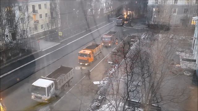 2020 10 17 18 Укладка асфальта по ул Нахимова в г Мурманске за 8 минут смотреть онлайн