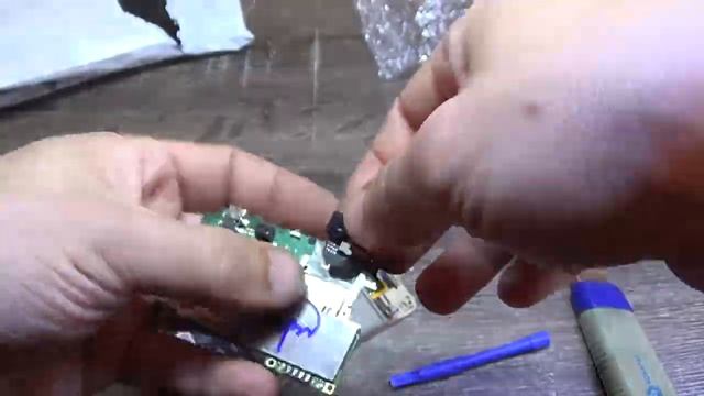 Xiaomi Redmi 4 Pro постоянно перезагружается смотреть онлайн