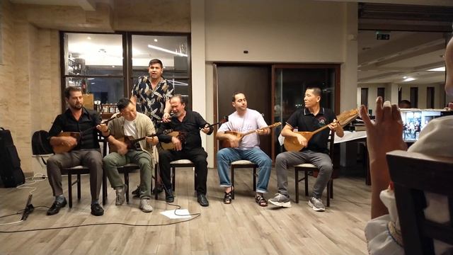 Арсланбек Султанбеков "Домбыра" әні. Мажарстан. Құрылтай