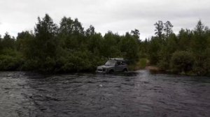 НИВА 2121 в брод