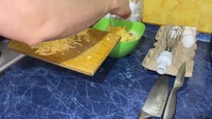 Закусочные кексы с колбасой и сыром в силиконовых формочках // простые идеи для завтрака