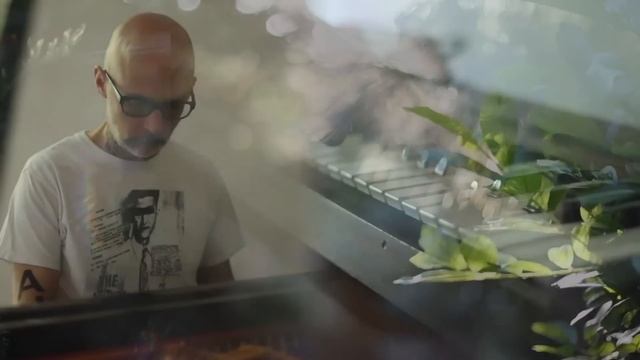 Relaxing sleep music - Calm, live ambient piano music by Moby for study, sleep, meditation ? ? смотреть онлайн