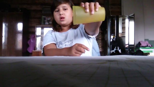 Игра на стакане под конец улетел стакан