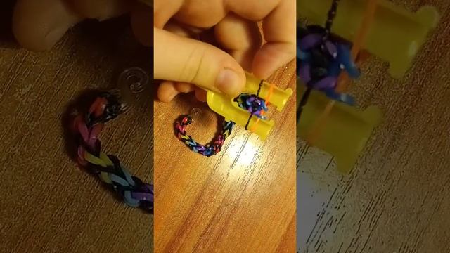 Плетение из резинок " рыбий хвост наоборот" смотреть онлайн