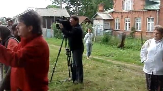 Первый звон новых колоколов в с. Кобылье Городище на Чудском озеро 2007 г.