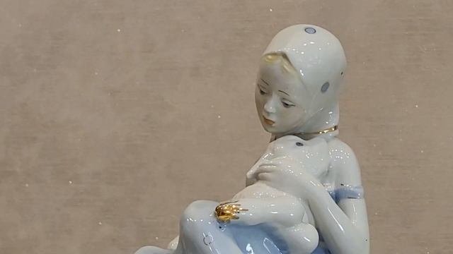 Фарфоровые статуэтки СССР. Алёнушка и братец Иванушка. Чудово  60г.