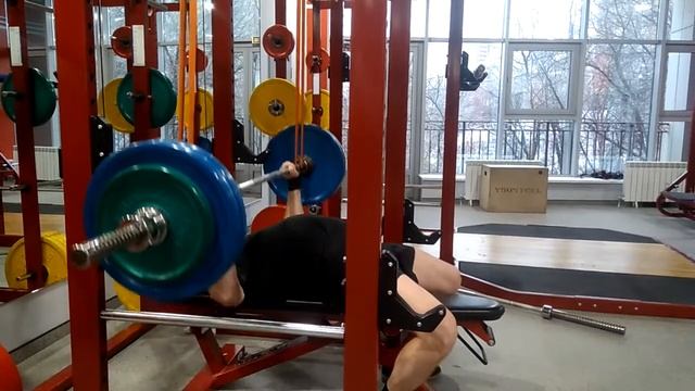 Жим лёжа резина сверху 125 на 6 смотреть онлайн