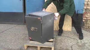 Вырезание угла из сейфа Валберг Гарант. 1-я серия.