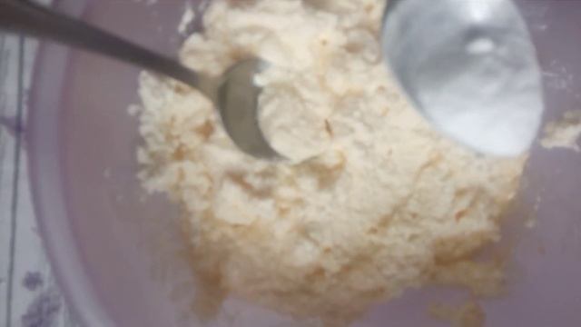 Творожные пончики с заварным кремом. смотреть онлайн