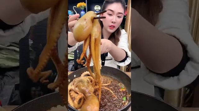 Chinese girl eat food, Sea lobster, Sea snails, Sea Crab,Sea squid,eat food, amsr, eating, food,sea