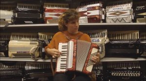 5538 - Red Hohner Junior 48 Piano Accordion MM 26 48 $799