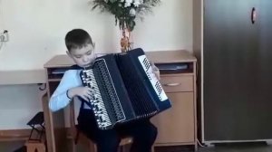 "Песенка Мамонтенка" на баяне. Кирилл Лопатин, 8 лет.