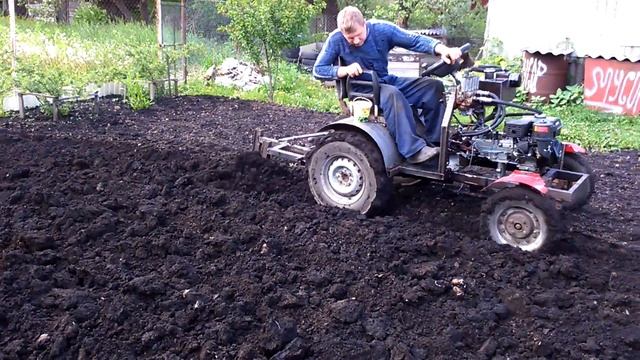 колорадский жук ( мини трактор с гидравликой смотреть онлайн