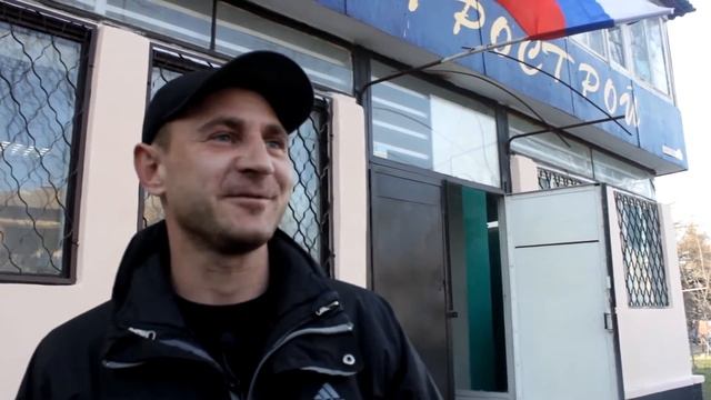 Жители Крыма вывешивают флаги в поддержку присоединения Крыма к России смотреть онлайн