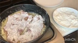 Эскалоп из свинины  с жареными помидорами / Эскалоп из свинины на сковороде