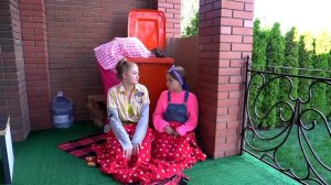 Богатая Мама VS Бедная Мама! Богатый Ребенок в Бедной Семье