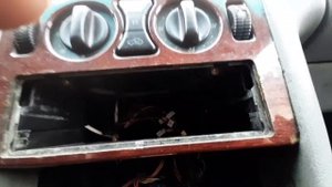 Снять центральную консоль торпедо Mersedes W210, снять панель w210, снять печку w210