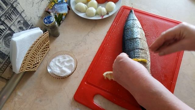 СКУМБРИЯ ЗАПЕЧЕННАЯ С ОВОЩАМИ ! ВКУСНО ,ПРОСТО , БЫСТРО И ПОЛЕЗНО !!! смотреть онлайн