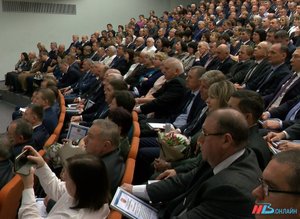 Губернатор Андрей Бочаров провел рабочую встречу с представителями совета муниципальных образований