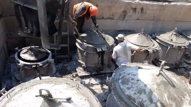 Бетонные кольца. Показываю как изготавливают. Мастер участка Андрей раскрывает алгоритм процесса