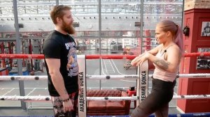 ДИЧЬ в инстаграме Яньковой: просят ударить в пах за деньги, рабство и одежда после тренировок