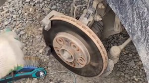 Замена передних тормозных дисков и ступиц на Опель Астре Н.