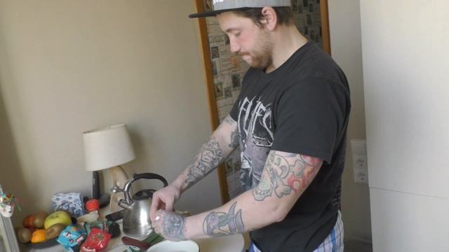 ПРИГОТОВИЛ КОТЛЕТЫ ИЗ КИРИЕШЕК\СУХАРИКИ\ЧЕЛЛЕНДЖ/ХЛЕБ ВСЕМУ БОЛВАНА смотреть онлайн