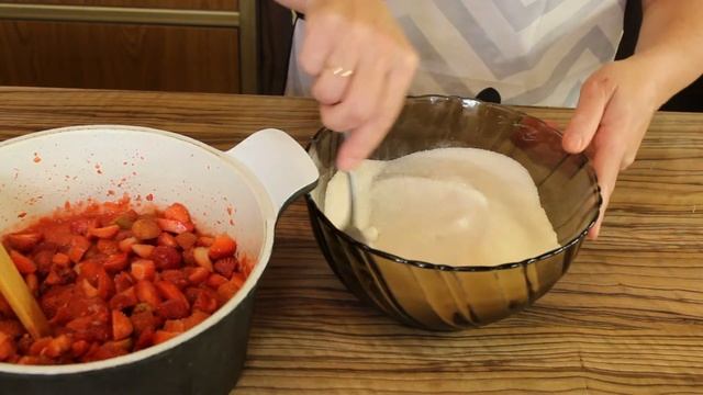 Джем из клубники, вкуснее чем варенье! Клубничный конфитюр с пектином. смотреть онлайн