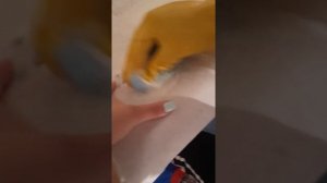 как убрать краску для волос с вещей .