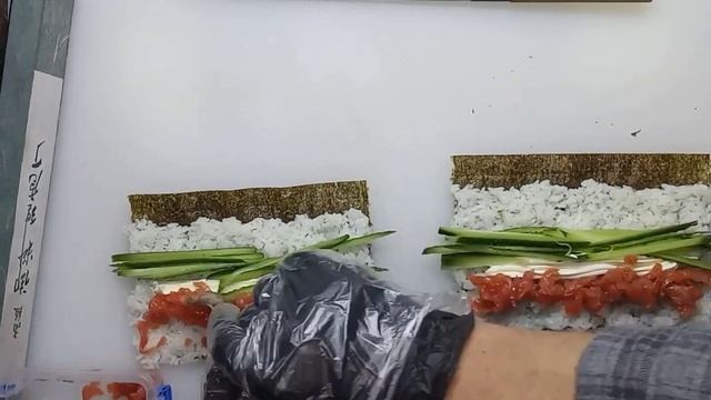 Роллы с Лососем и Сыром в Нори. Филадельфия смотреть онлайн