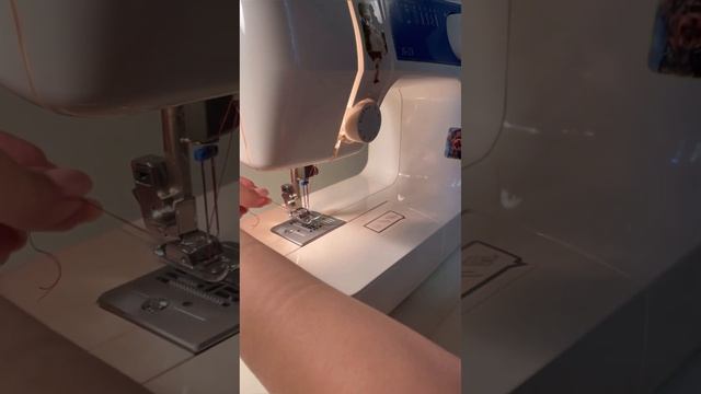 Шитье двойной иглой Brother JS-23 смотреть онлайн