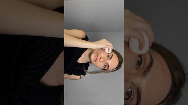 Настолько привыкла к быстрым нюдовым макияжам, что перестала рисовать стрелки #makeup смотреть онлайн