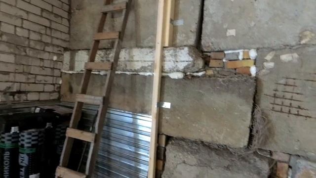 #5 Весёлые помощники в гараже, положили брус, начал с обрешётки смотреть онлайн