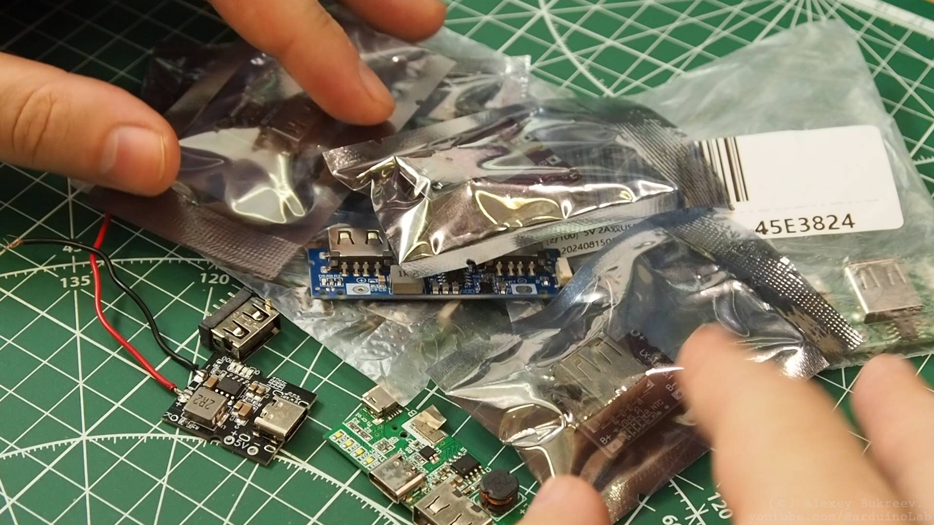 Модули быстрой USB зарядки с PD и QC смотреть онлайн