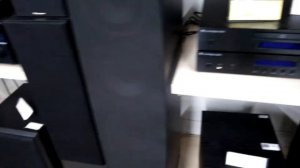Pioneer и Yamaha, несколько усилителей в магазине.
