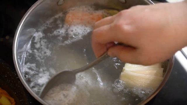 Суп сырный с красной рыбой смотреть онлайн