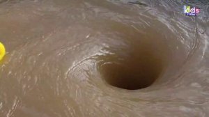 Эксперимент - Вихревая дыра против игрушек и вкусняшек! #40