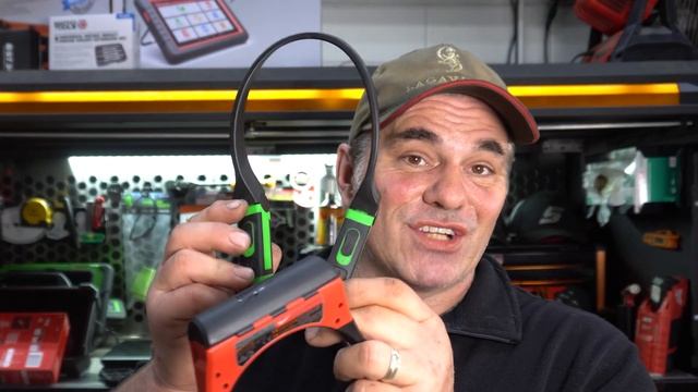 Milwaukee REDLITHIUM™ USB 400L Neck Light смотреть онлайн