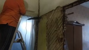 Делаем деревянные полы в сталинке Монтируем лаги на балки перекрытия Укладываем 22 фанеру Стелим