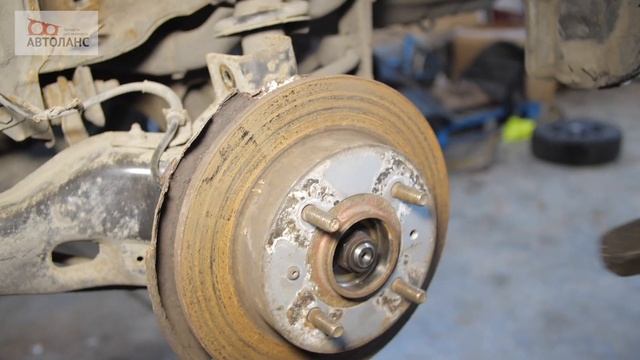 Разбор задней ходовой части на Mitsubishi Carisma.