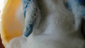 АСМР. ВЫЖИМАНИЕ ПОЛОСКАНИЕ ГУБОК ДЛЯ ВАННЫ.