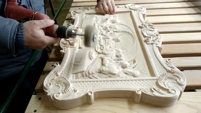 Шлифовка резьбы из дерева при помощи абразивной щетки