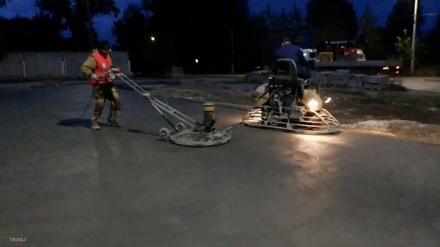 Шлифовка бетона затирочной машиной вертолетом