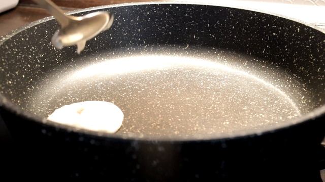 ОЛАДУШКИ НА СКОРУЮ РУКУ/ИДЕАЛЬНЫЙ ВАРИАНТ ДЛЯ ЗАВТРАКА смотреть онлайн