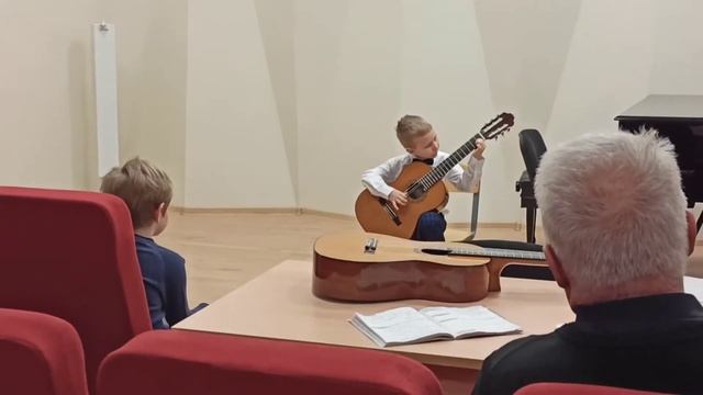 Первый зачёт. 1 класс. Специальность:Гитара. Школа им. Ф. Листа. смотреть онлайн