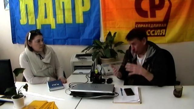 Немного про ЖКХ. Полевской. Кто должен чистить дворы и крыши домов. смотреть онлайн